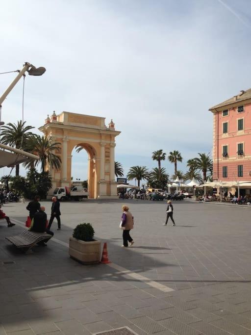 Appartamento In Centro Storico Finale Ligure Luaran gambar
