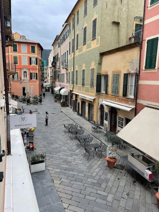 Appartamento In Centro Storico Finale Ligure Luaran gambar
