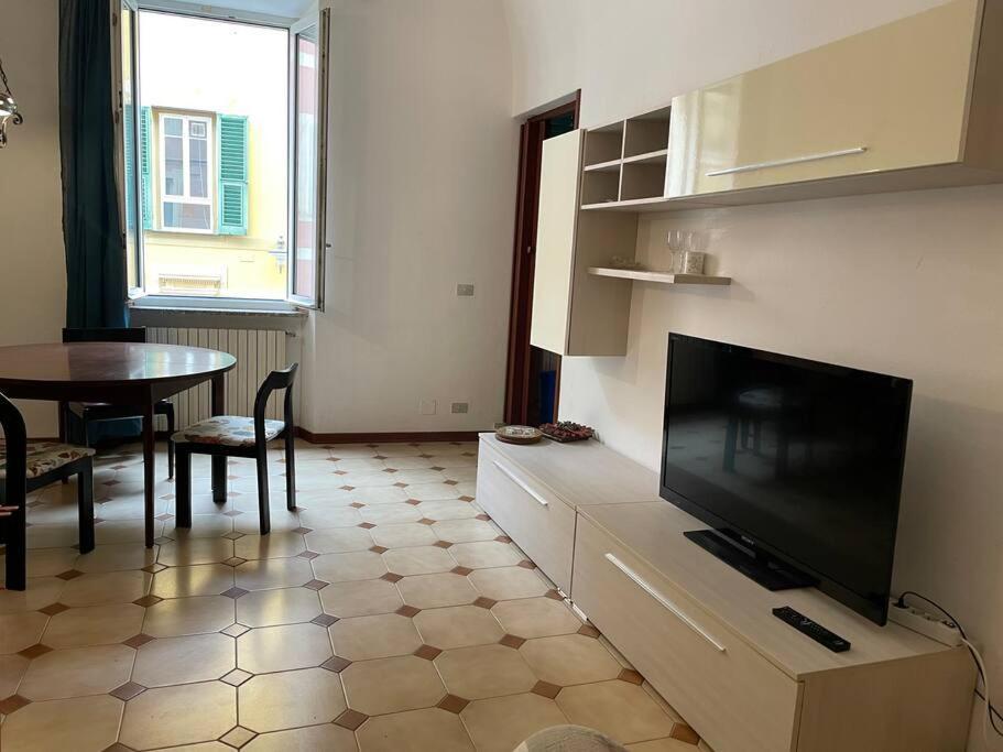Appartamento In Centro Storico Finale Ligure Luaran gambar